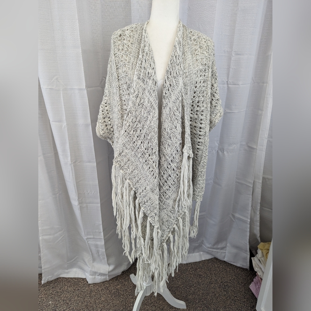 Abercrombie & Fitch Gray Fringe Sweater
